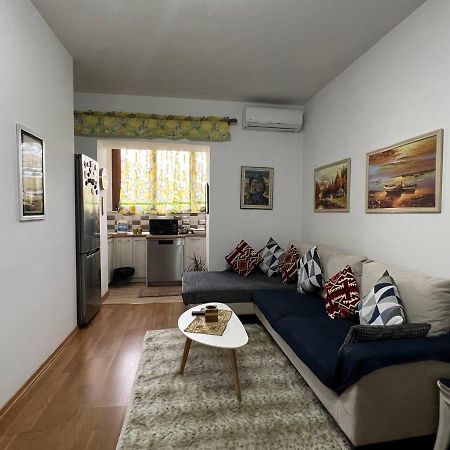 דירות טיראנה Cozy Nest Ledi מראה חיצוני תמונה
