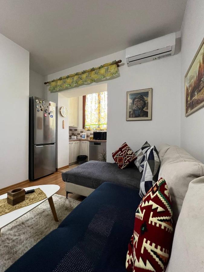 דירות טיראנה Cozy Nest Ledi מראה חיצוני תמונה